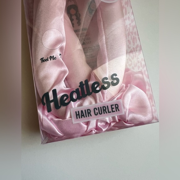 Satin Heatless Hair Curler - Picture 1 of 4